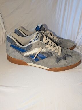 VINTAGE 90's Reebok Men's Grey Suede Sneakers with Blue Accents and Gum Sole